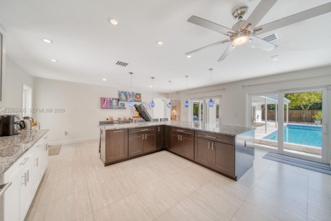 House in Palmetto Bay, Florida 5 bedrooms № 2066511 - photo 15