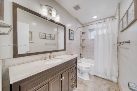 House in Palmetto Bay, Florida 5 bedrooms № 2066511 - photo 23