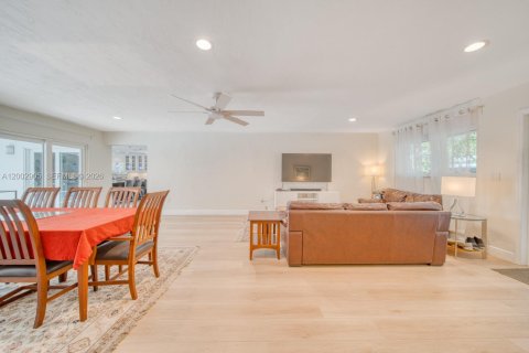 House in Palmetto Bay, Florida 5 bedrooms № 2066511 - photo 10