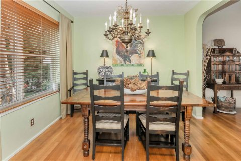 Commercial property in Hollywood, Florida № 2003713 - photo 10