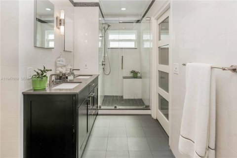 Commercial property in Hollywood, Florida № 2003713 - photo 24