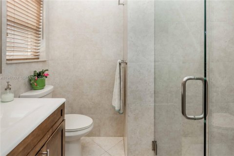 Commercial property in Hollywood, Florida № 2003713 - photo 28