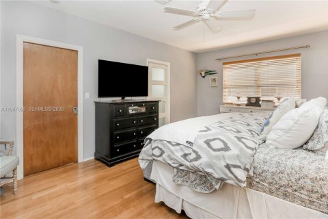 Commercial property in Hollywood, Florida № 2003713 - photo 23