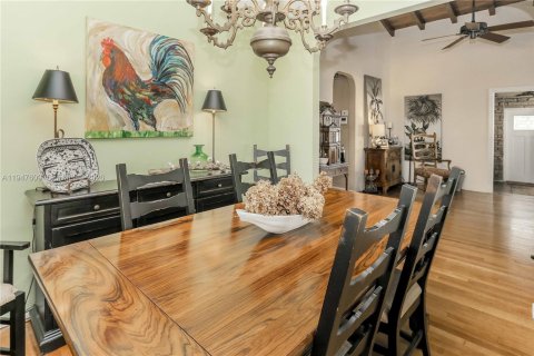 Commercial property in Hollywood, Florida № 2003713 - photo 11