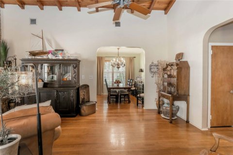 Commercial property in Hollywood, Florida № 2003713 - photo 17