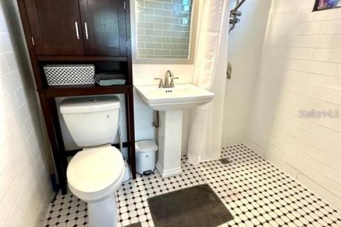 Immobilier commercial à vendre à Saint Petersburg, Floride: 7 chambres, 307.69 m2 № 2388513 - photo 20