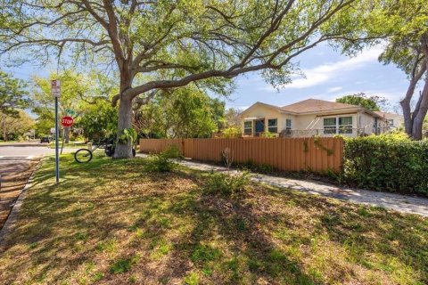 Immobilier commercial à vendre à Saint Petersburg, Floride: 7 chambres, 307.69 m2 № 2388513 - photo 3