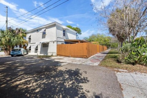 Immobilier commercial à vendre à Saint Petersburg, Floride: 7 chambres, 307.69 m2 № 2388513 - photo 14