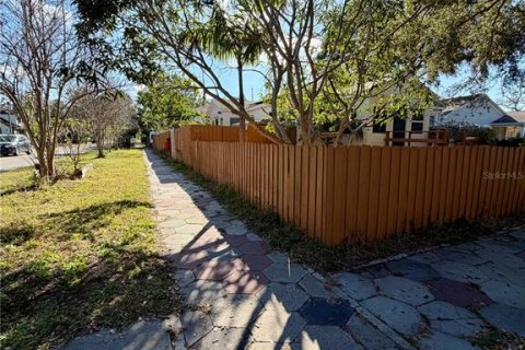 Immobilier commercial à vendre à Saint Petersburg, Floride: 7 chambres, 307.69 m2 № 2388513 - photo 6