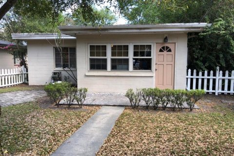 House in Orlando, Florida 2 bedrooms, 117.06 sq.m. № 2222973 - photo 2