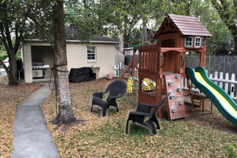 House in Orlando, Florida 2 bedrooms, 117.06 sq.m. № 2222973 - photo 5