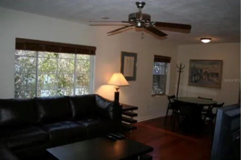 House in Orlando, Florida 2 bedrooms, 117.06 sq.m. № 2222973 - photo 10