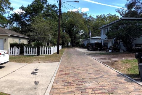 House in Orlando, Florida 2 bedrooms, 117.06 sq.m. № 2222973 - photo 8