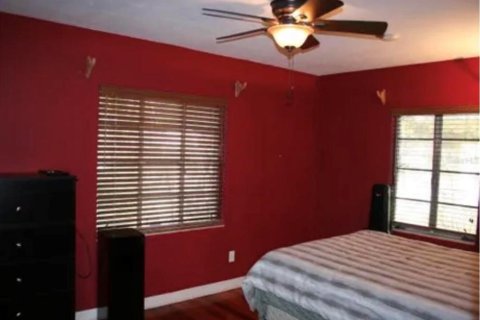 House in Orlando, Florida 2 bedrooms, 117.06 sq.m. № 2222973 - photo 11