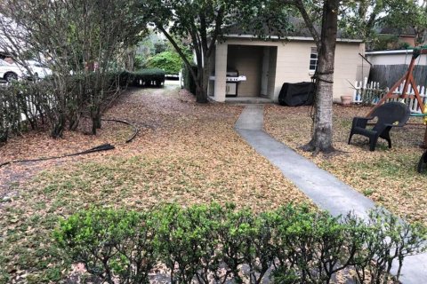 House in Orlando, Florida 2 bedrooms, 117.06 sq.m. № 2222973 - photo 3