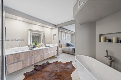 Condo in Aventura, Florida, 3 bedrooms  № 1994592 - photo 18