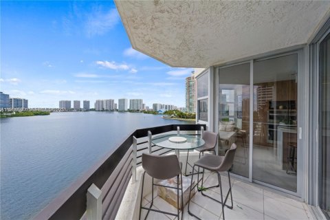 Condo in Aventura, Florida, 3 bedrooms  № 1994592 - photo 22