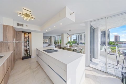 Condo in Aventura, Florida, 3 bedrooms  № 1994592 - photo 7