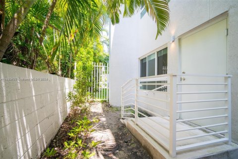Copropriété à vendre à Miami, Floride: 3 chambres, 126.35 m2 № 1937174 - photo 18