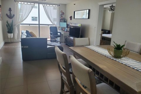 Copropriété à vendre à Miami Beach, Floride: 2 chambres, 89.19 m2 № 1739204 - photo 18