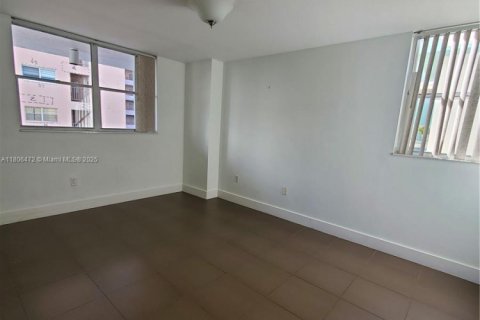 Copropriété à vendre à Miami Beach, Floride: 2 chambres, 89.19 m2 № 1739204 - photo 4