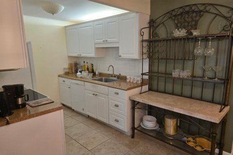 Condo in Deerfield Beach, Florida, 1 bedroom № 2178065 - photo 4