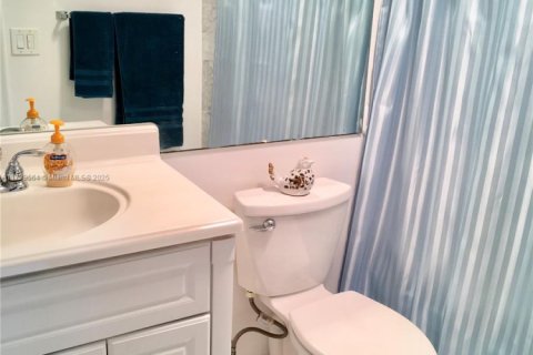 Copropriété à louer à Pembroke Pines, Floride: 2 chambres, 108.7 m2 № 1985228 - photo 12