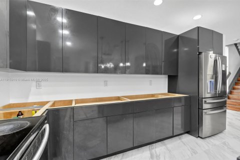 Casa en venta en Royal Palm Beach, Florida, 5 dormitorios, 250.19 m2 № 1970594 - foto 16