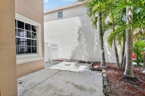 Casa en venta en Royal Palm Beach, Florida, 5 dormitorios, 250.19 m2 № 1970594 - foto 10
