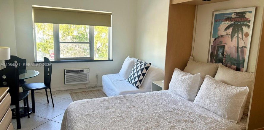 Студия в кондо в Майами-Бич, Флорида № 2046600