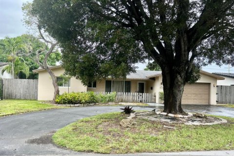 House in Fort Lauderdale, Florida 2 bedrooms, 141.03 sq.m. № 2429821