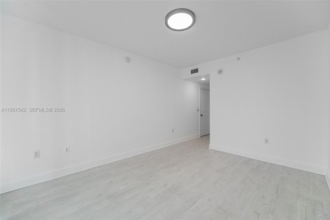 Купить кондоминиум в Майами, Флорида 2 спальни, 106.19м2, № 2089325 - фото 12