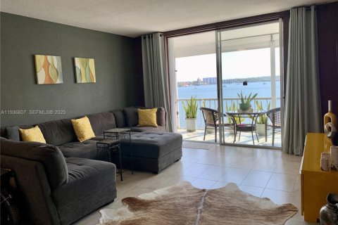 Condo in Aventura, Florida, 1 bedroom № 1994959 - photo 4