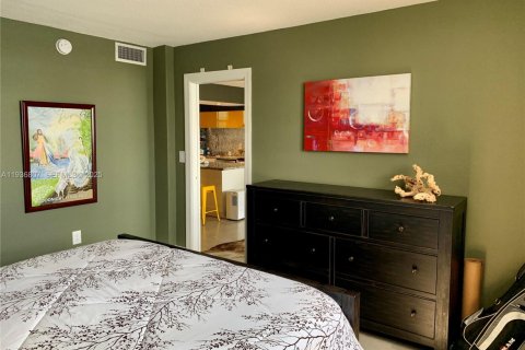 Condo in Aventura, Florida, 1 bedroom № 1994959 - photo 11