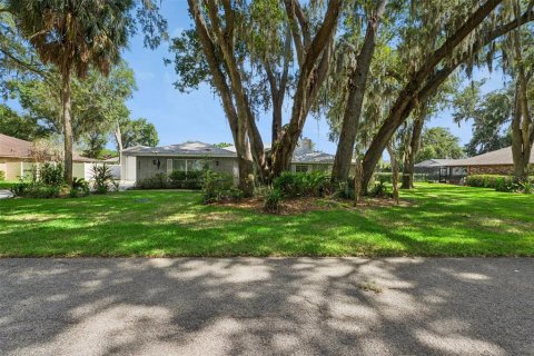 House in Lakeland, Florida 3 bedrooms, 215.72 sq.m. № 2198543 - photo 2