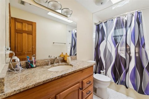 House in Lakeland, Florida 3 bedrooms, 215.72 sq.m. № 2198543 - photo 18