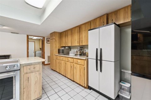 House in Lakeland, Florida 3 bedrooms, 215.72 sq.m. № 2198543 - photo 4