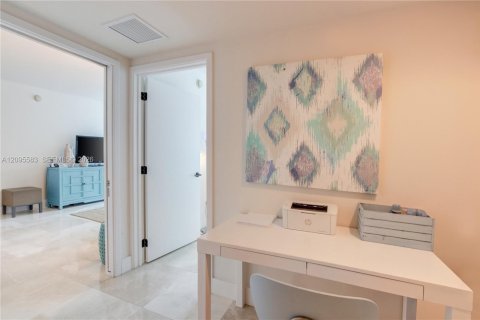 Copropriété à louer à Miami Beach, Floride: 2 chambres, 111.48 m2 № 2390391 - photo 28
