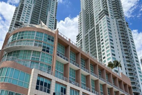 Condominio en Miami, Florida, 2 dormitorios  № 2154638