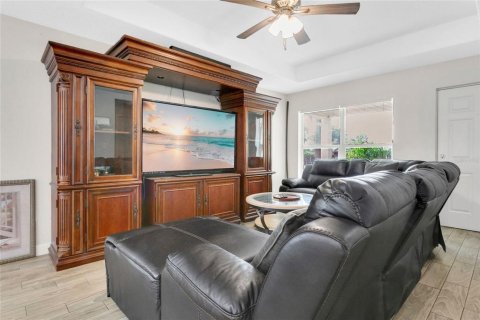 House in Orlando, Florida 3 bedrooms, 127 sq.m. № 2150885 - photo 6