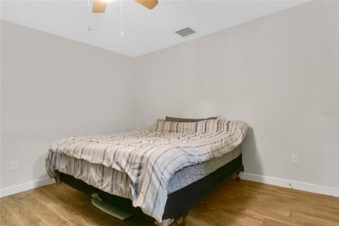 House in Orlando, Florida 3 bedrooms, 127 sq.m. № 2150885 - photo 14