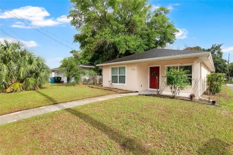 House in Orlando, Florida 3 bedrooms, 127 sq.m. № 2150885 - photo 3