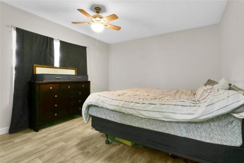 House in Orlando, Florida 3 bedrooms, 127 sq.m. № 2150885 - photo 13
