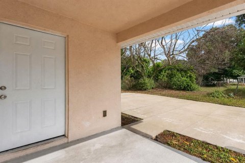 House in Orlando, Florida 3 bedrooms, 127 sq.m. № 2150885 - photo 23