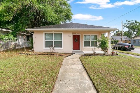 House in Orlando, Florida 3 bedrooms, 127 sq.m. № 2150885