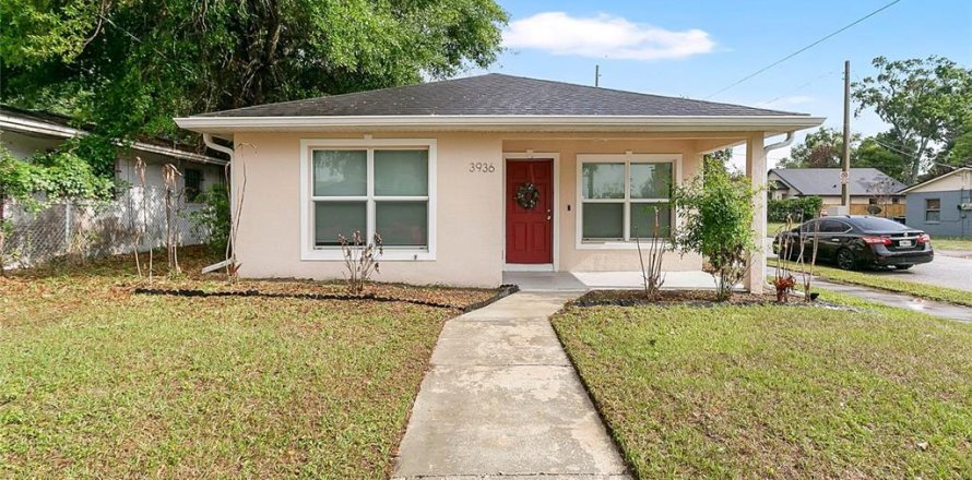 House in Orlando, Florida 3 bedrooms, 127 sq.m. № 2150885