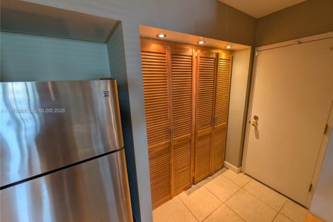 Copropriété à vendre à Hallandale Beach, Floride: 1 chambre, 96.15 m2 № 2033146 - photo 15