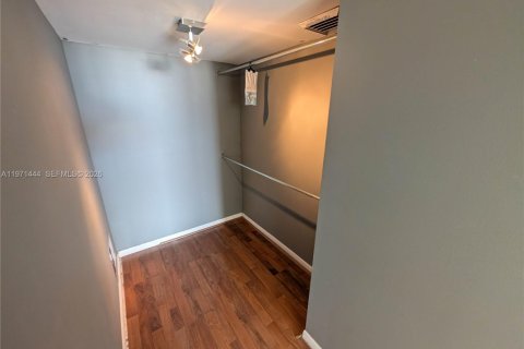 Copropriété à vendre à Hallandale Beach, Floride: 1 chambre, 96.15 m2 № 2033146 - photo 23