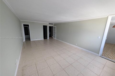 Copropriété à vendre à Hallandale Beach, Floride: 1 chambre, 96.15 m2 № 2033146 - photo 18