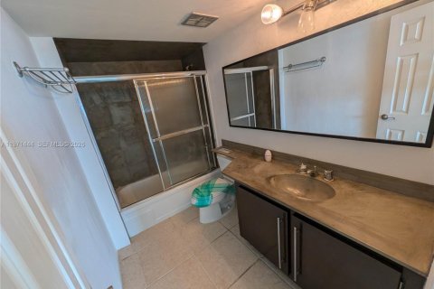Copropriété à vendre à Hallandale Beach, Floride: 1 chambre, 96.15 m2 № 2033146 - photo 25